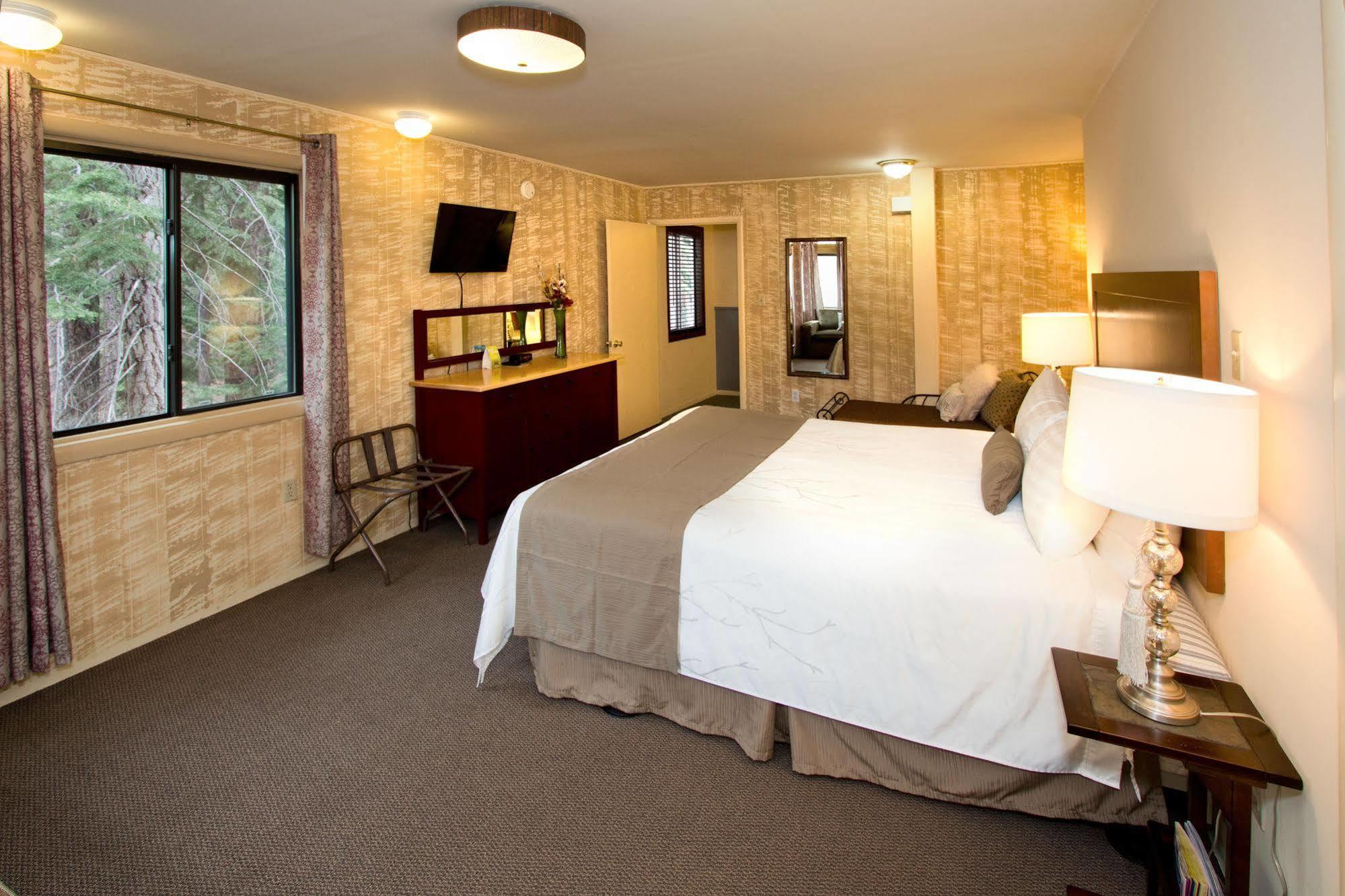Holiday Haus แมมมอธ เลกส์ ภายนอก รูปภาพ